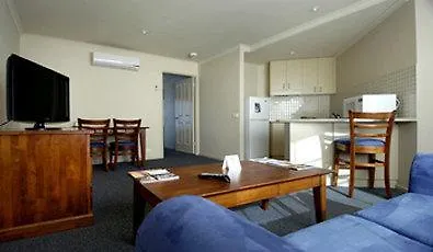 Canberra Parklands Central Apartment Hotel Official